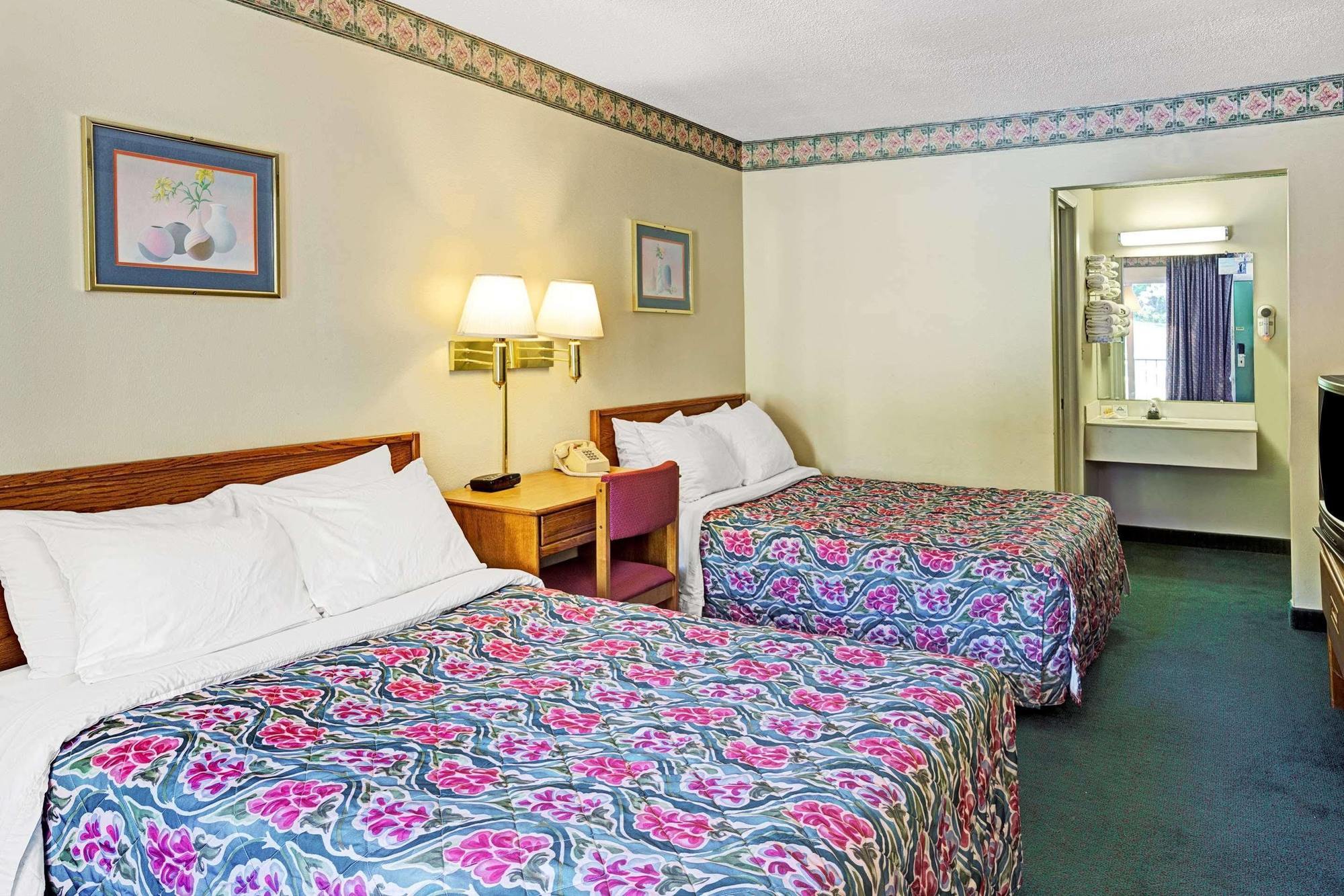 Days Inn By Wyndham Jellico - Tennessee State Line מראה חיצוני תמונה