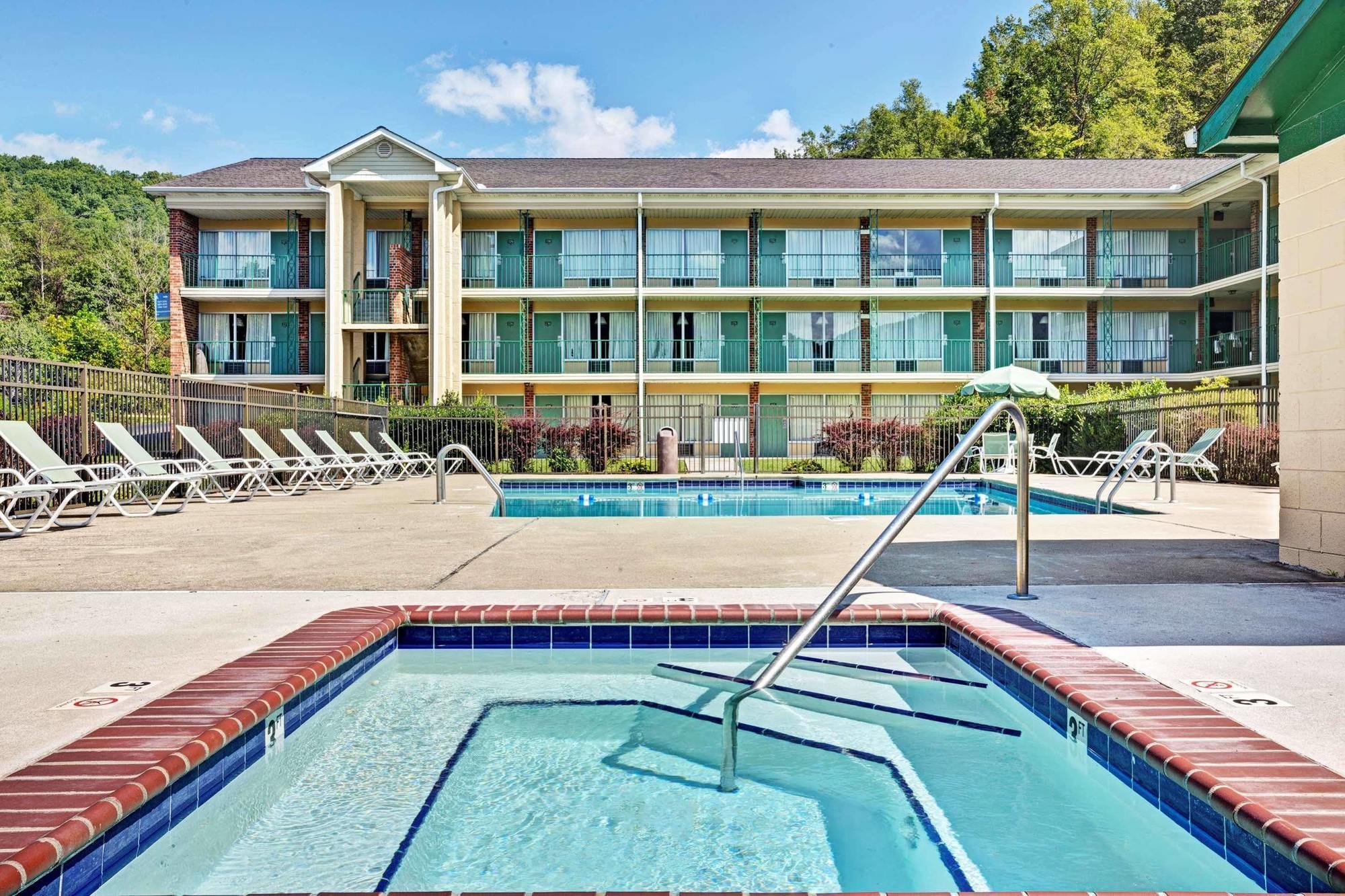 Days Inn By Wyndham Jellico - Tennessee State Line מראה חיצוני תמונה